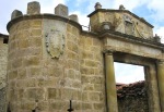 2.Entrada a la Torre de los Monteros